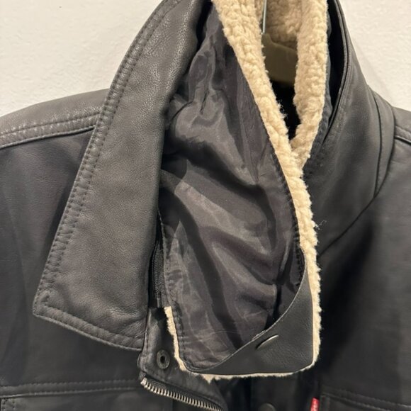 Levi’s Faux Leather Trucker Jacket w/ Removable Shearling Collar – Size L - Picture 3 of 3